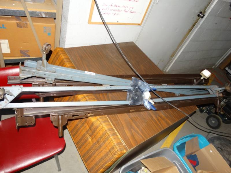 lot 693 image: Meatl bed frame pieces.