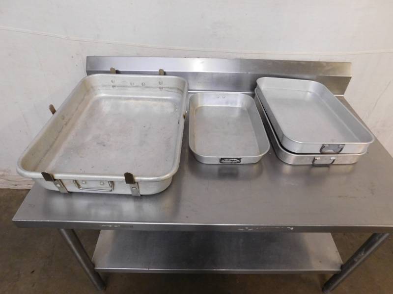 lot 2119 image: 4 Roasting Pans with Handles