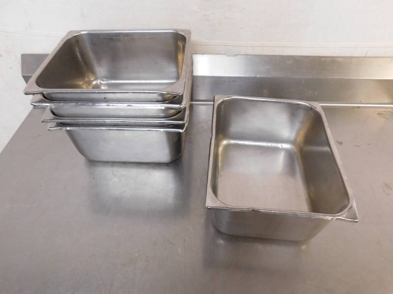 lot 2121 image: 6 Square Pans