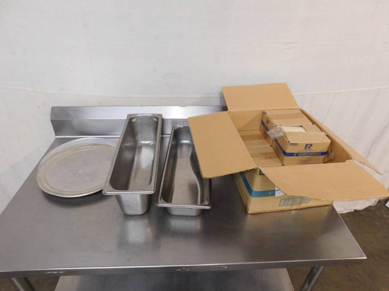 lot 2125 image: 3 Pizza Pans, Long � x 6 Inch pan, Long Curved Pan and Partial Box of The Royal Line 6 Inch Bamboo Skewers