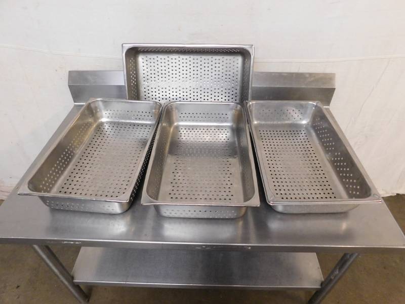 lot 2128 image: 4 Fullsize Perferated Pans