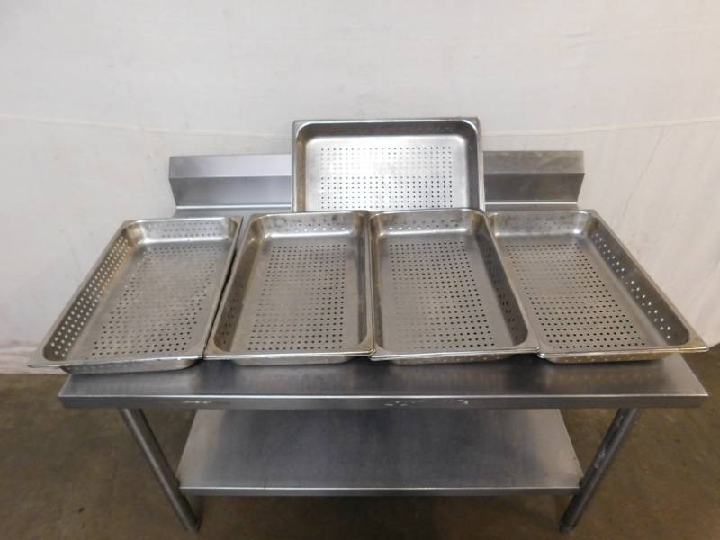 lot 2130 image: 5 Fullsize Perferated Pans
