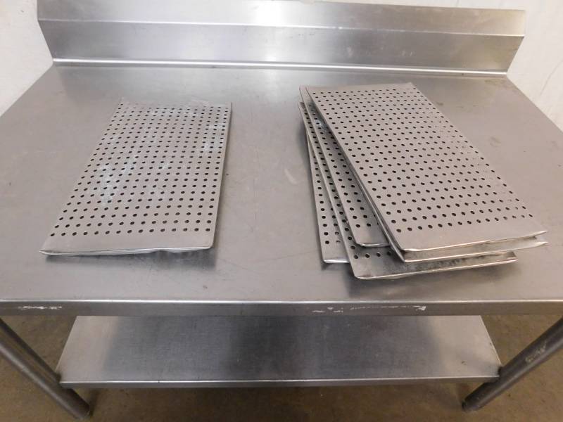 lot 2133 image: 6 Pan Screens