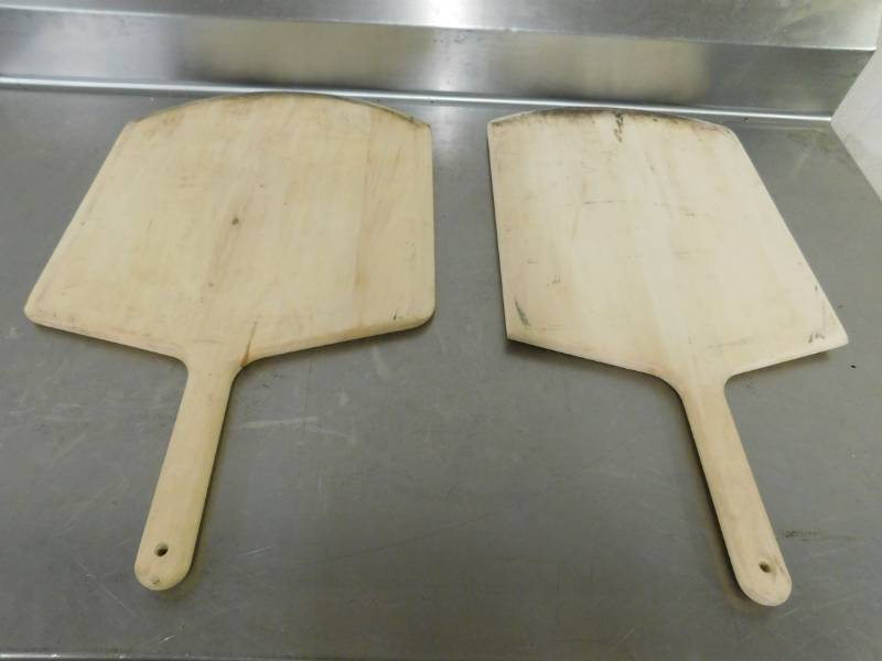 lot 2163 image: 2 Wood Pizza Peels