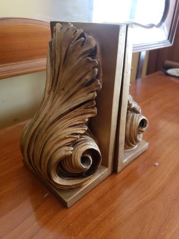 lot 1816 image: Pair of Bookends