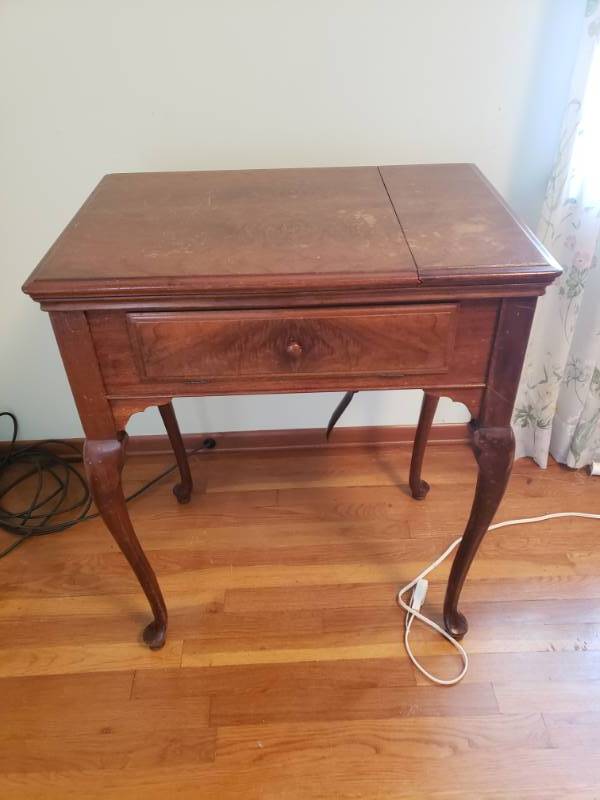 lot 1818 image: Hollow Wooden Sewing Cabinet - Perfect for a DIY Make Up Vanity