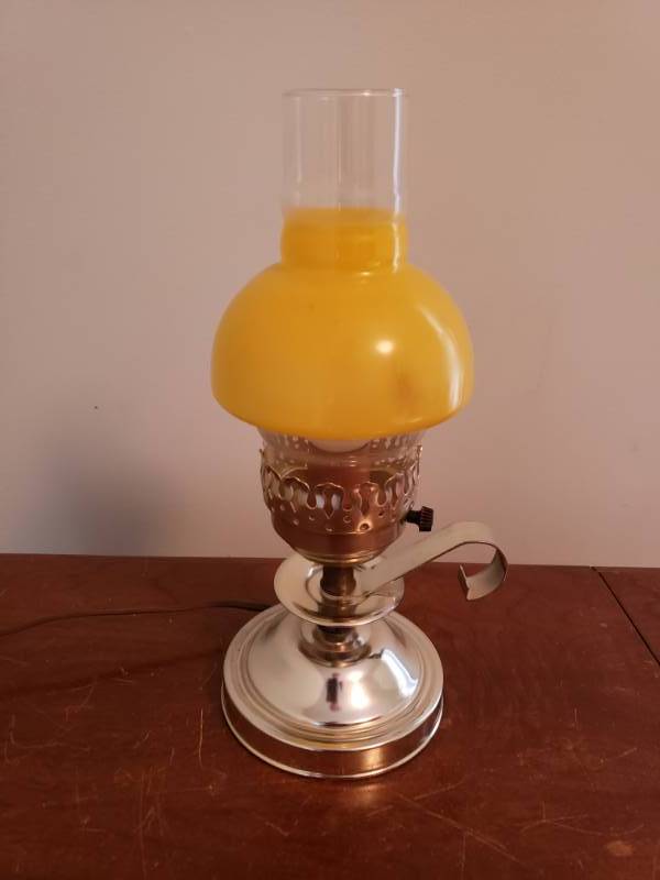 lot 1821 image: Dandelion Yellow Lamp with Handle