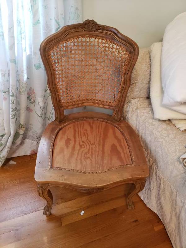 lot 1824 image: WickerWooden Chair