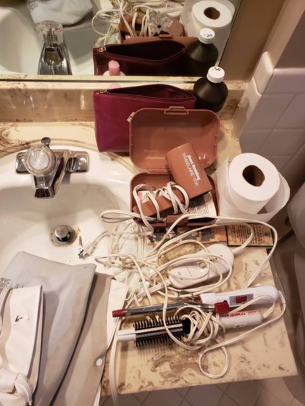 lot 1826 image: Misc Bathroom Accessories ( Curler, Straightener, Make Up Bags, Heating Pads, Hair Dryer)