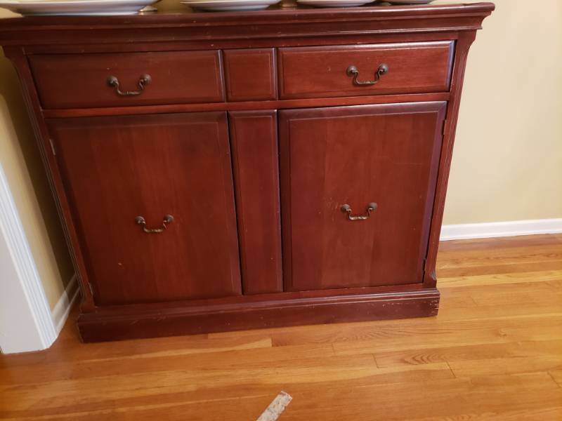 lot 1829 image: Border Queen Wooden Credenza - Dovetail Drawers