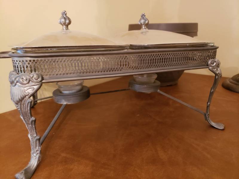 lot 1832 image: Vintage Serving Double Glass Trays