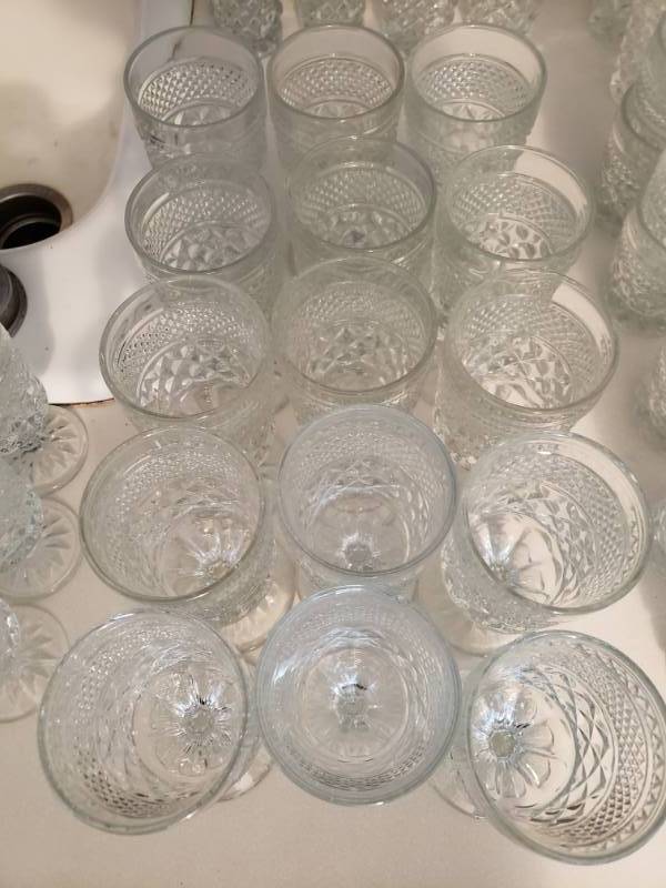 lot 1851 image: 15 Glasses