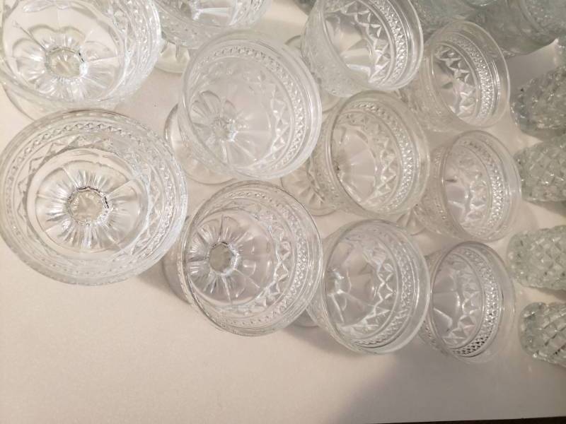 lot 1852 image: 12 Glasses