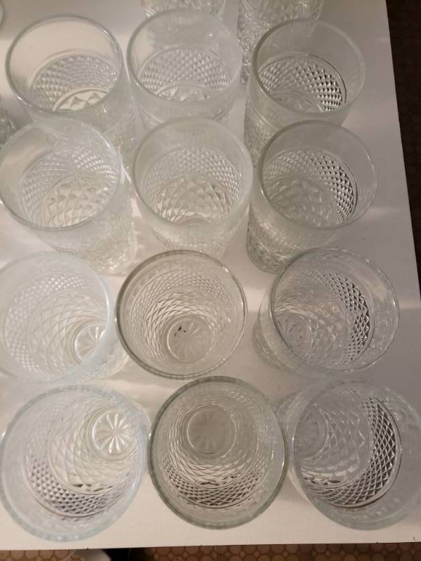 lot 1853 image: 14 Glasses