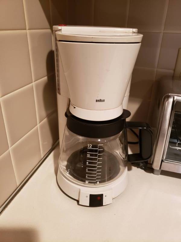 lot 1863 image: Bunn Coffee Pot