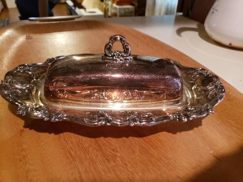 lot 1864 image: Vintage Butter Cover