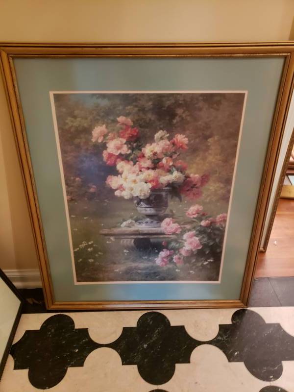 lot 1881 image: Planter Full of Flowers Wall Decor