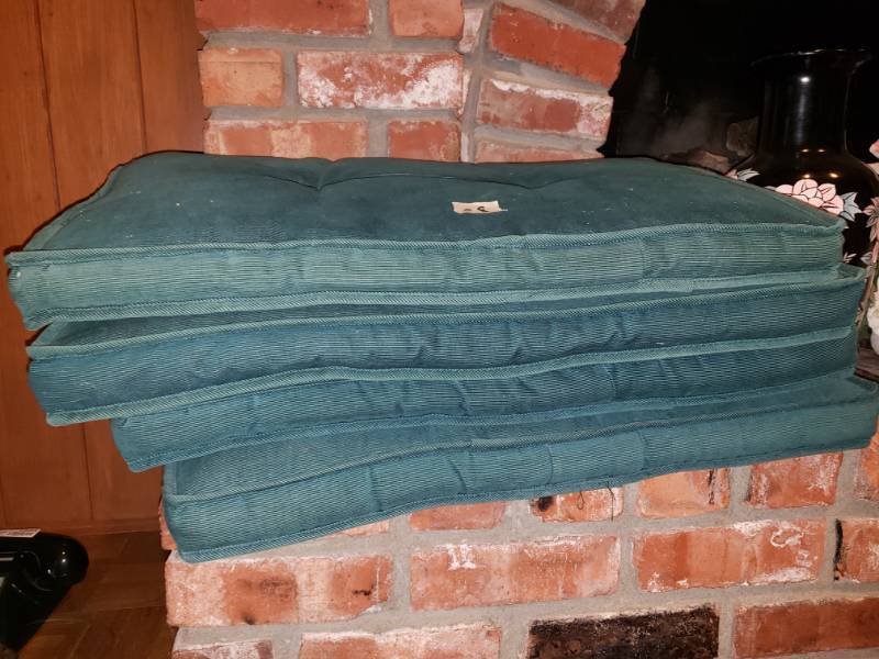 lot 1896 image: Patio Cushions - Forrest Green