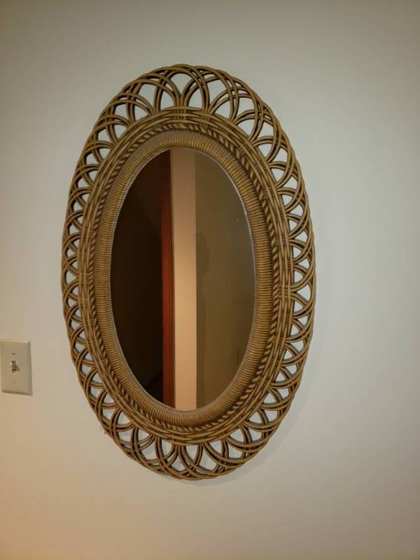 lot 1905 image: Oval Wicker Hanging Mirror