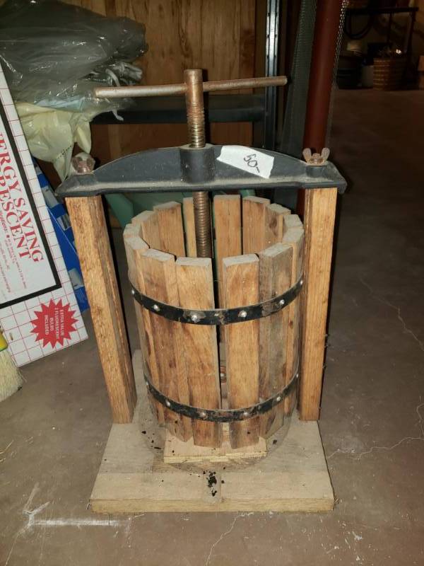 lot 1911 image: Wine Press