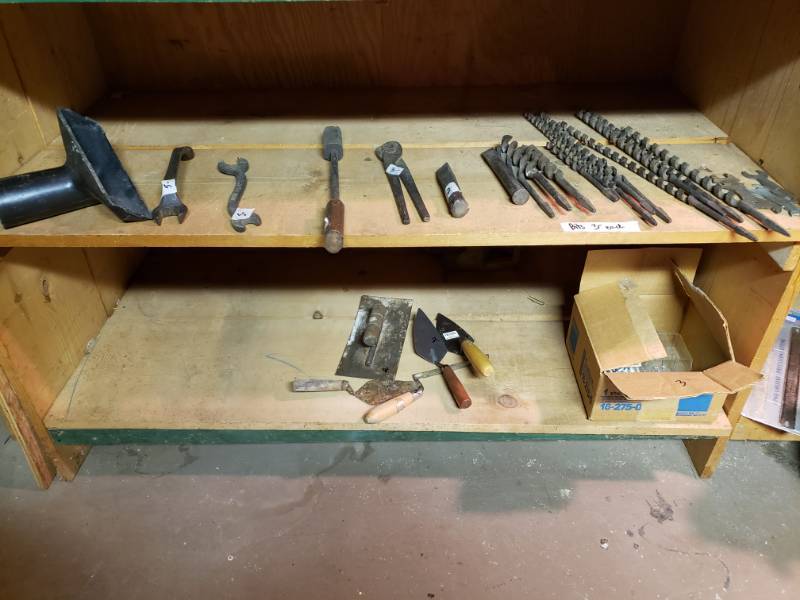 lot 1934 image: Lot of Drill Bits and Hand Tools