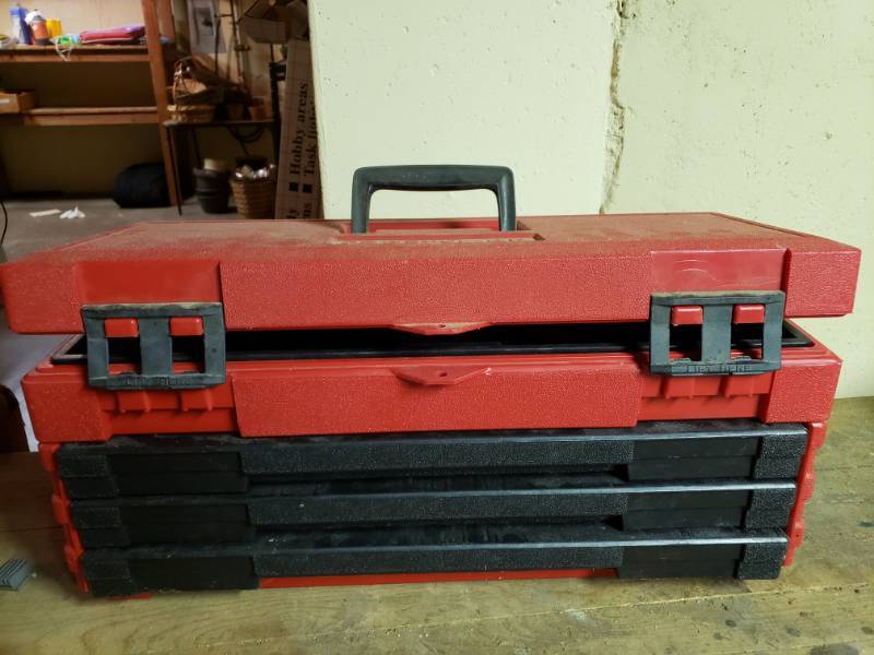 lot 1943 image: Craftsman Toolbox