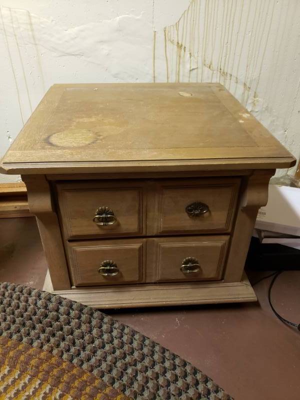 lot 1951 image: Wooden Nightstand - DIY