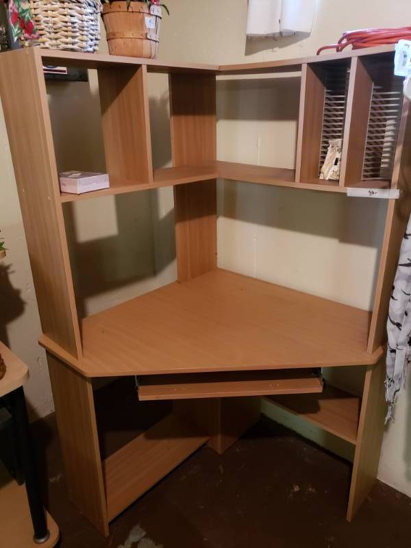 lot 1957 image: Corner Office Desk