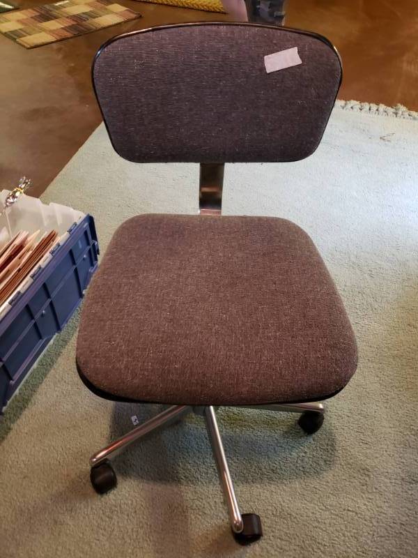 lot 1961 image: Office Chair