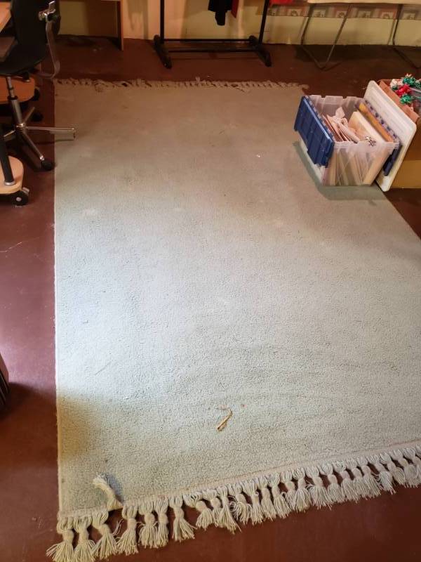 lot 1962 image: Grey Area Rug