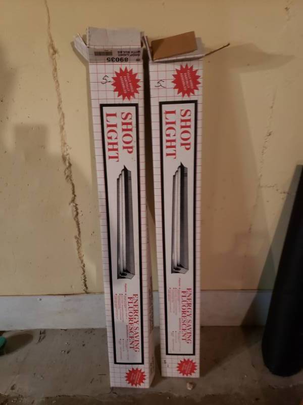 lot 1964 image: 2 Shop Lights in Box