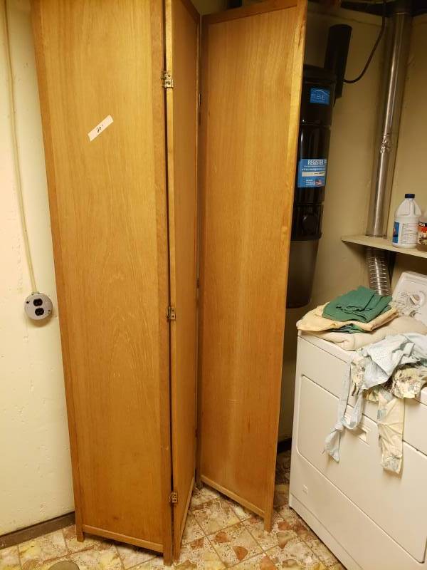 lot 1969 image: Room Divider