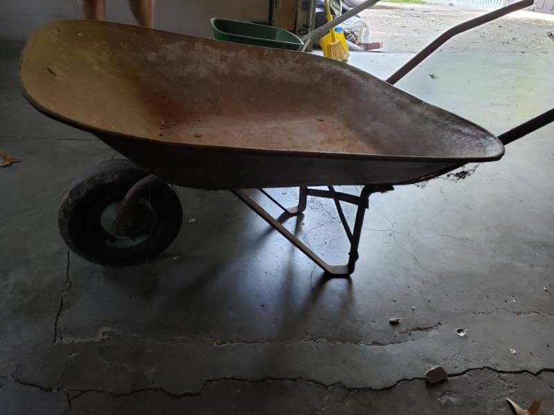 lot 1985 image: Wheel Barrow