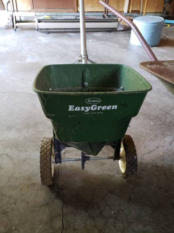 lot 1986 image: Seed Spreader