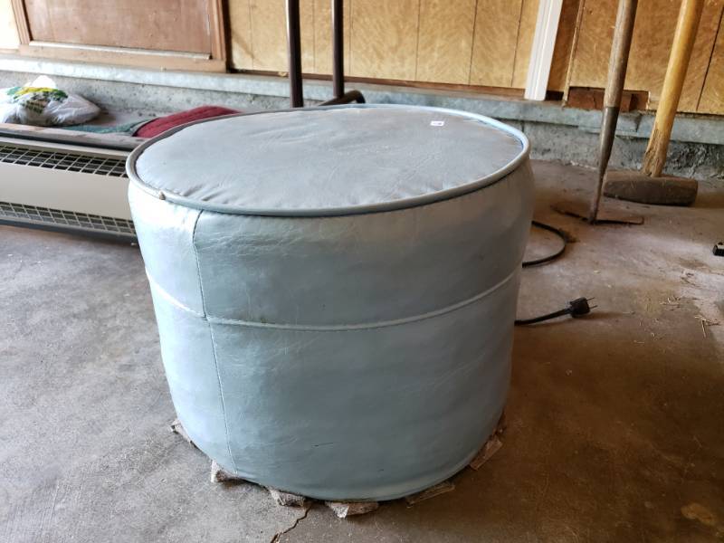 lot 1994 image: Baby Blue Foot Rest