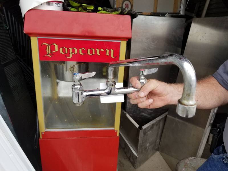 lot 2529 image: Commerical Sink Faucet