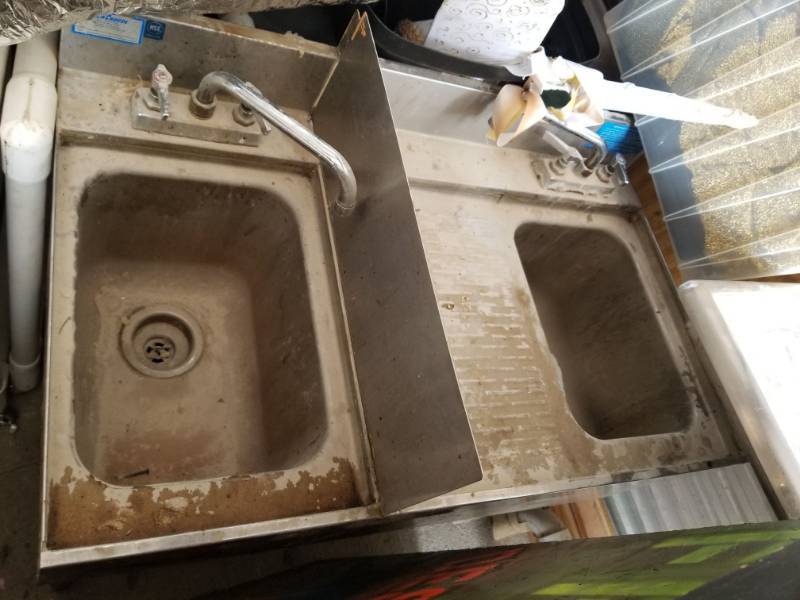 lot 2538 image: LaCrosse Double Sink