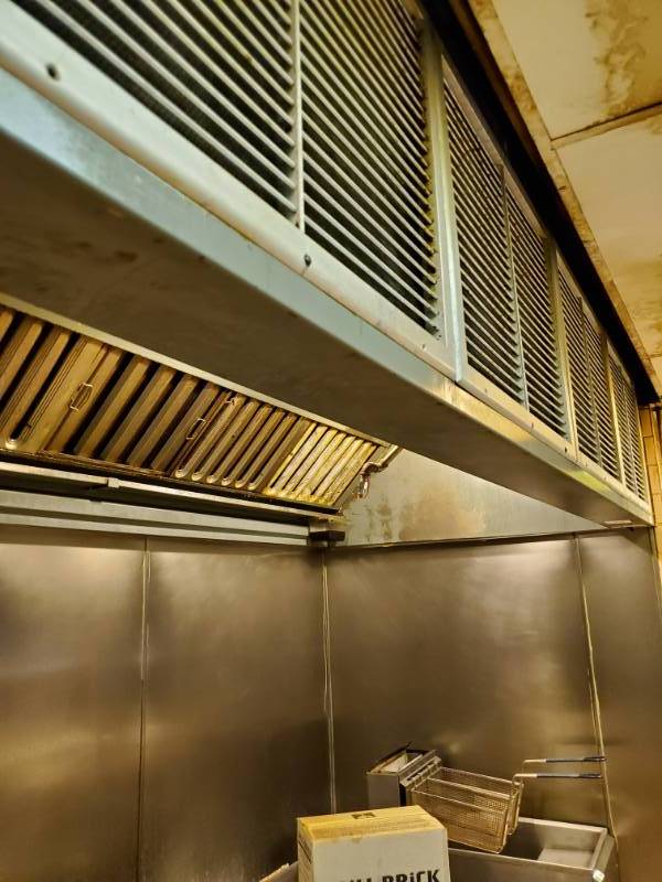 lot 1778 image: Captive-Aire Systems Model 5424-FR Exhaust Hood for Restaurants