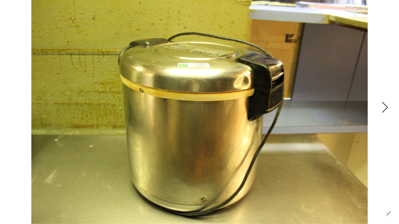lot 1807 image: Zojirushi Model THA-8036 Electric Rice Warmer