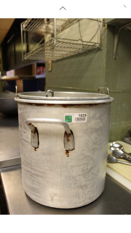 lot 1829 image: Stock Pots with Handles and Saucepans Lot