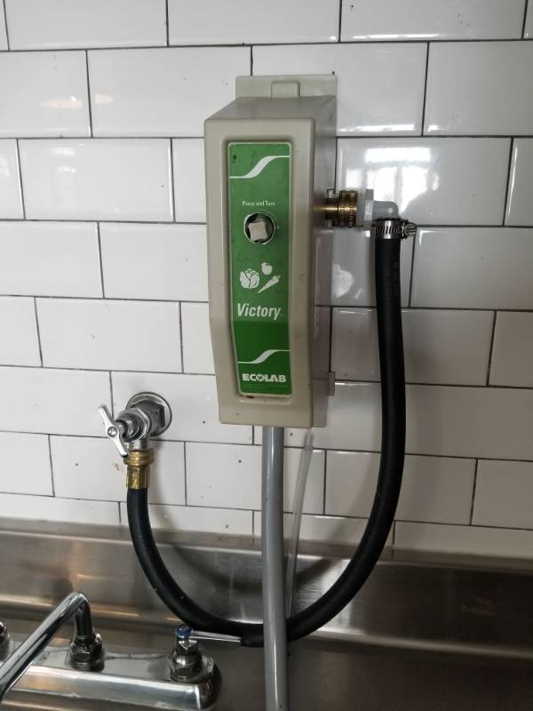 lot 2594 image: Ecolab Soap Dispenser