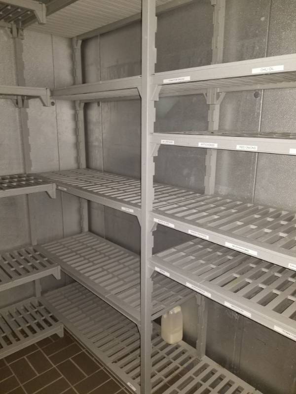 lot 2601 image: Heavy Duty Plastic Metro Racks In Cooler