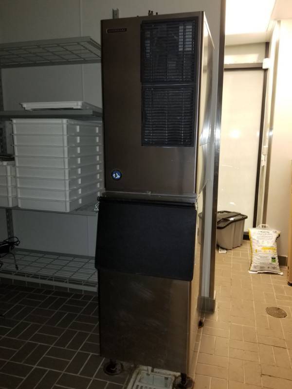 lot 2602 image: Hoshizaki Ice Machine