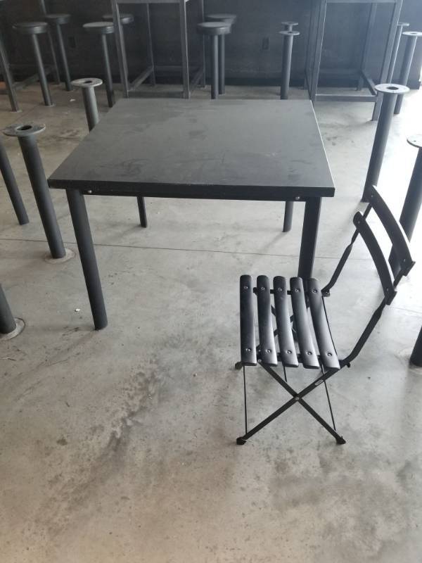 lot 2632 image: Metal Outdoor Patio Table With 4 Chairs