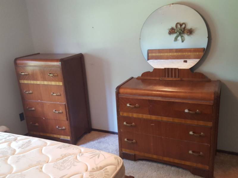 3 Piece Waterfall Bedroom Set Dresser With Mirror Chest