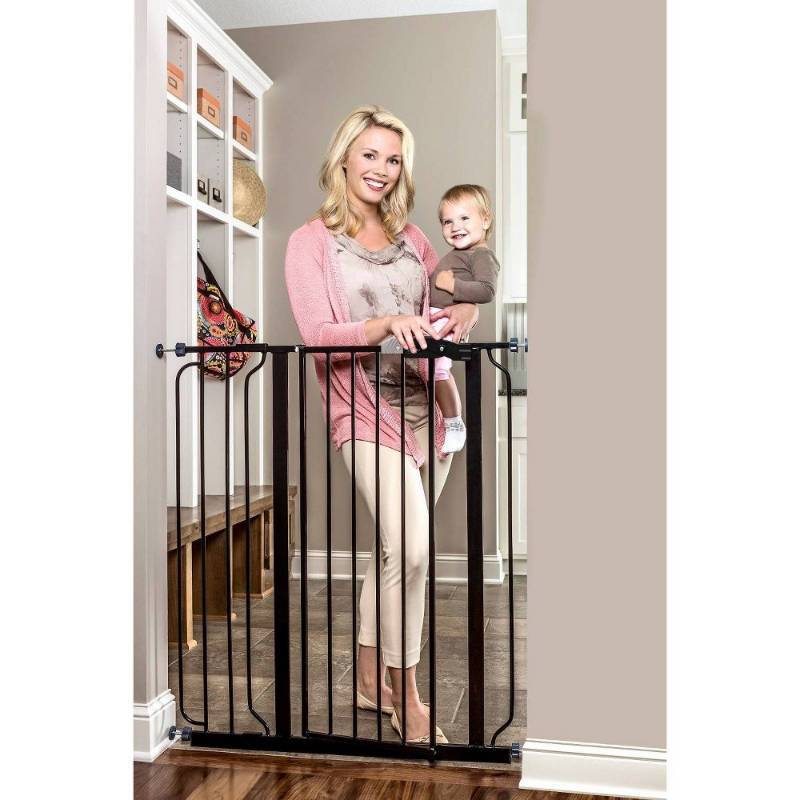 lot 9991 image: Regalo Deluxe 41  Easy Step Extra Tall Safety Gate