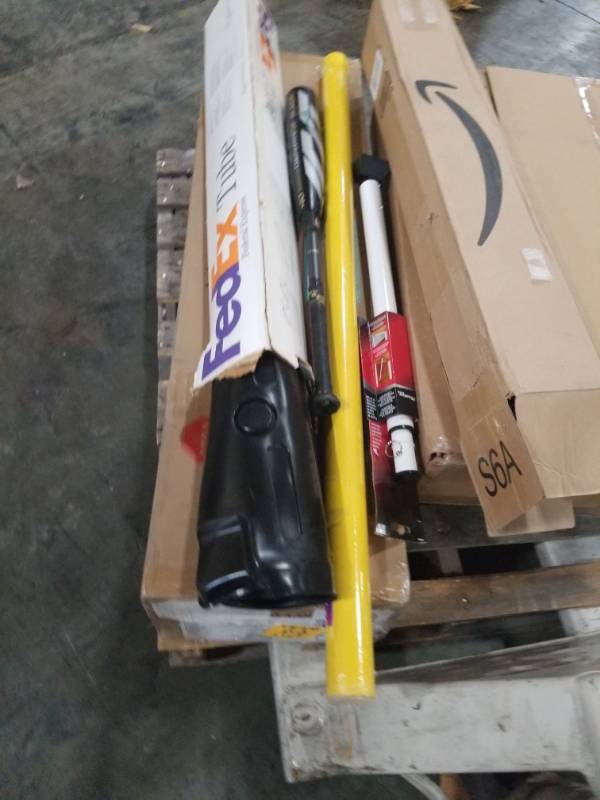 lot 3751 image: A lot Of assorted items lots of good things