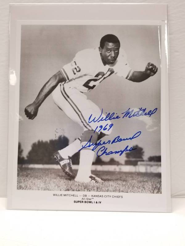 Kansas City Chiefs Legends LE 17.5x26.5 Photo Signed by Willie