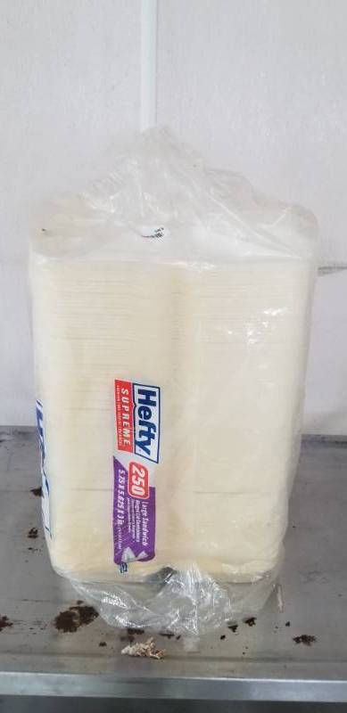 lot 2684 image: Large Sandwich Foam Hinged Lid Containers 250 Ct.