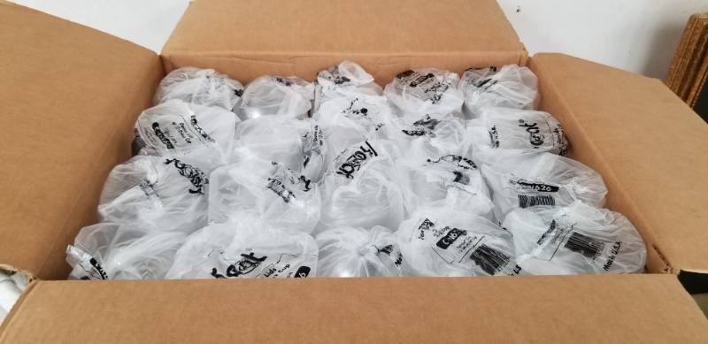 lot 2690 image: Karat PET Dome Lids for 12-24 oz PET Cups Case Lot